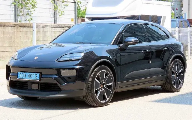 마칸 EV 4 포르쉐 2025/05 7,360km